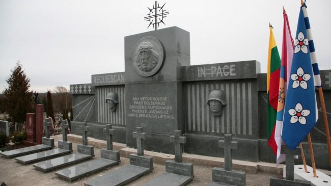 Obelių paminklas, skirtas 1941 m. birželio sukilėliams ir sovietinėms aukoms atminti