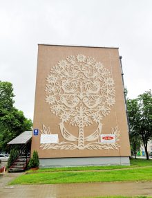 L. Šepkos medžio drožybos, karpinių ir gatvės meno sintezė