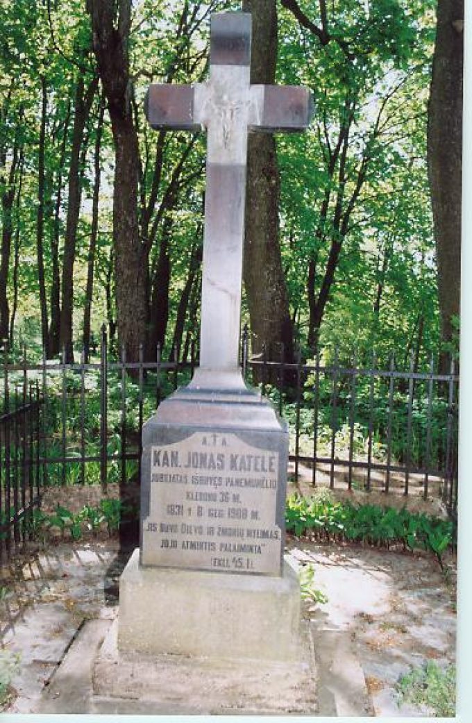 The grave of the educator J. Katelė (1831-1908) in the churchyard of Panemunėlis Church